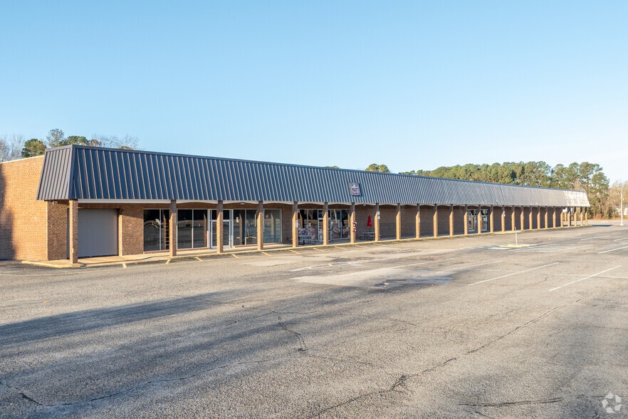 Primary Photo Of 1543 W Market St, Smithfield Light Distribution For Lease