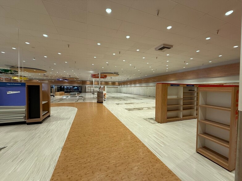 More Photos Of 1514-1600 Palos Verdes Mall, Walnut Creek Unknown For Lease