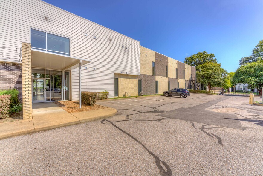 More Photos Of 2259 Young Ave, Memphis Apartments For Sale