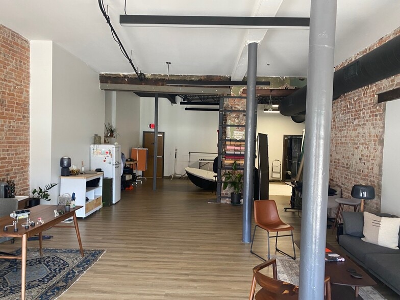 More Photos Of 231 S College Ave, Indianapolis Storefront For Lease