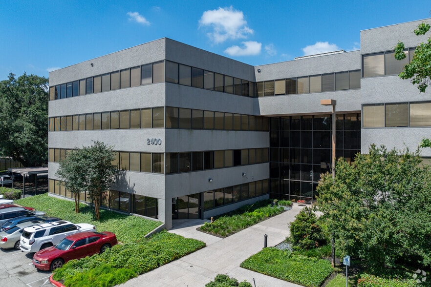 More Photos Of 2400 Augusta Dr, Houston Office For Lease