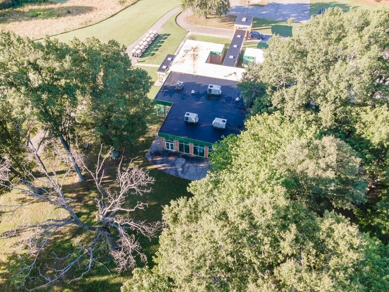 More Photos Of 36 Wedgewood Dr, Farmville Golf Course Driving Range For Sale