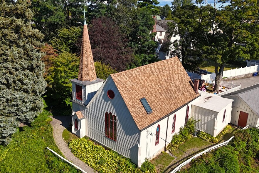 More Photos Of 11 Wilmot Rd, New Rochelle Religious Facility For Lease