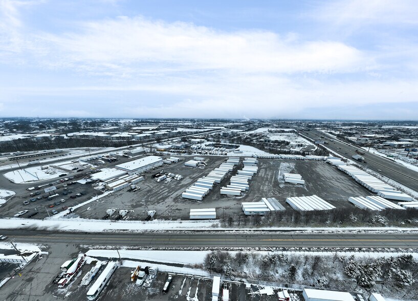 More Photos Of 1800 Progress Way, Jeffersonville Service For Lease