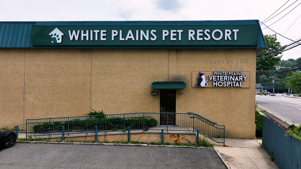 Primary Photo Of 1 Brockway Pl, White Plains Veterinarian Kennel For Sale