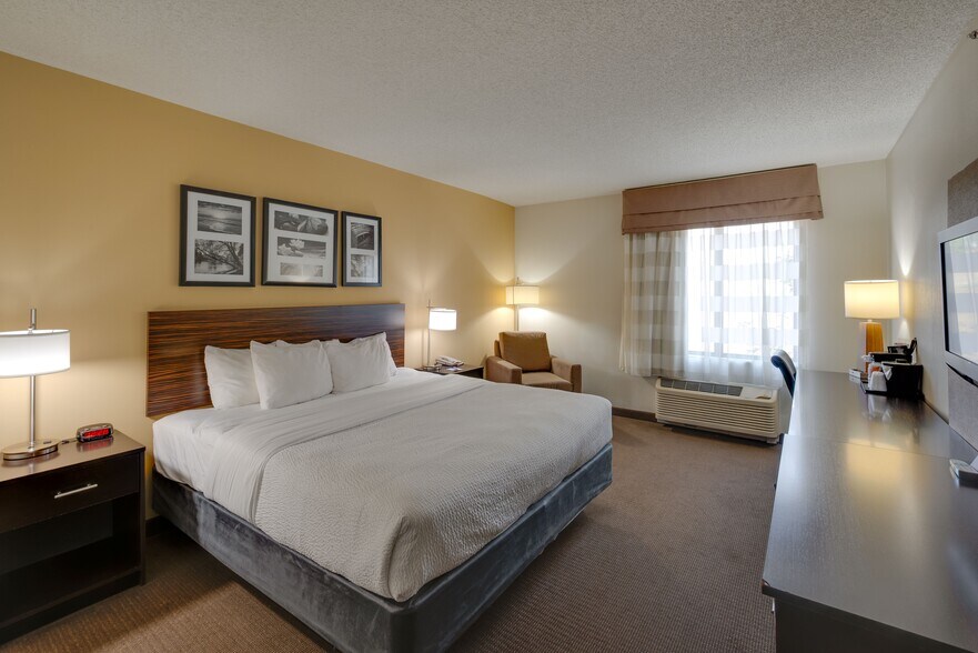 More Photos Of 1840 N Church Rd, Liberty Hotel For Sale