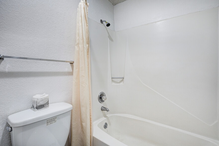 More Photos Of 101 W Phoenix St, Payson Hotel For Sale