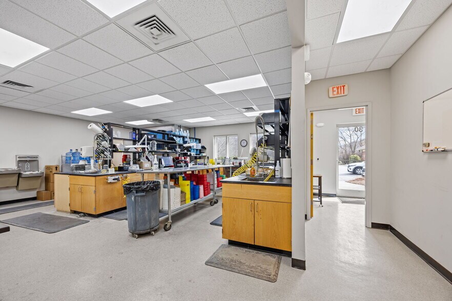 More Photos Of 9 Walden Ridge Dr, Asheville Medical For Lease