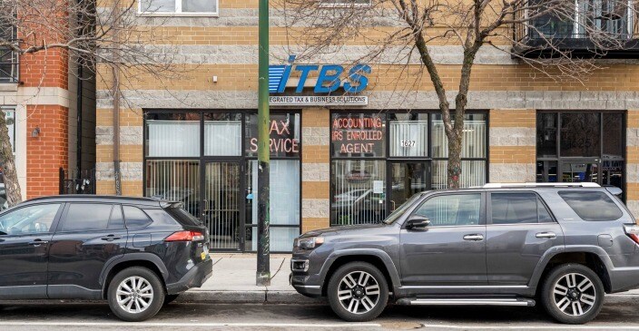 Primary Photo Of 1627 N Western Ave, Chicago Storefront For Lease