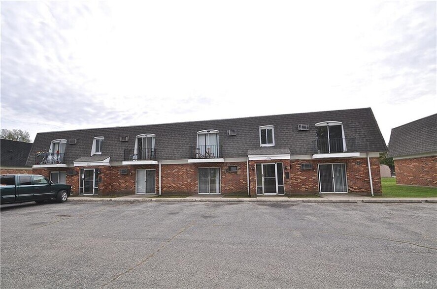 Primary Photo Of 1320 Imperial Ct, Troy Apartments For Sale