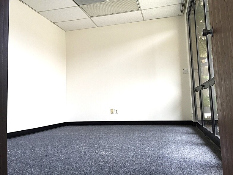 More Photos Of 3486 Kurtz St, San Diego Warehouse For Lease