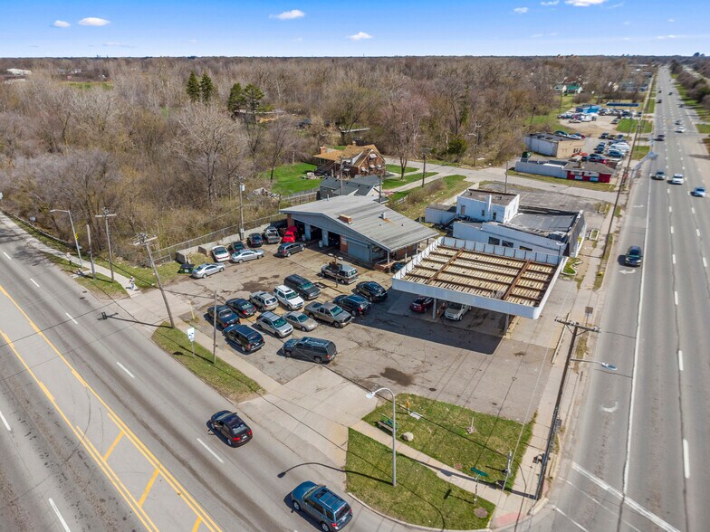 Primary Photo Of 2617 Middlebelt Rd, Inkster Auto Repair For Lease