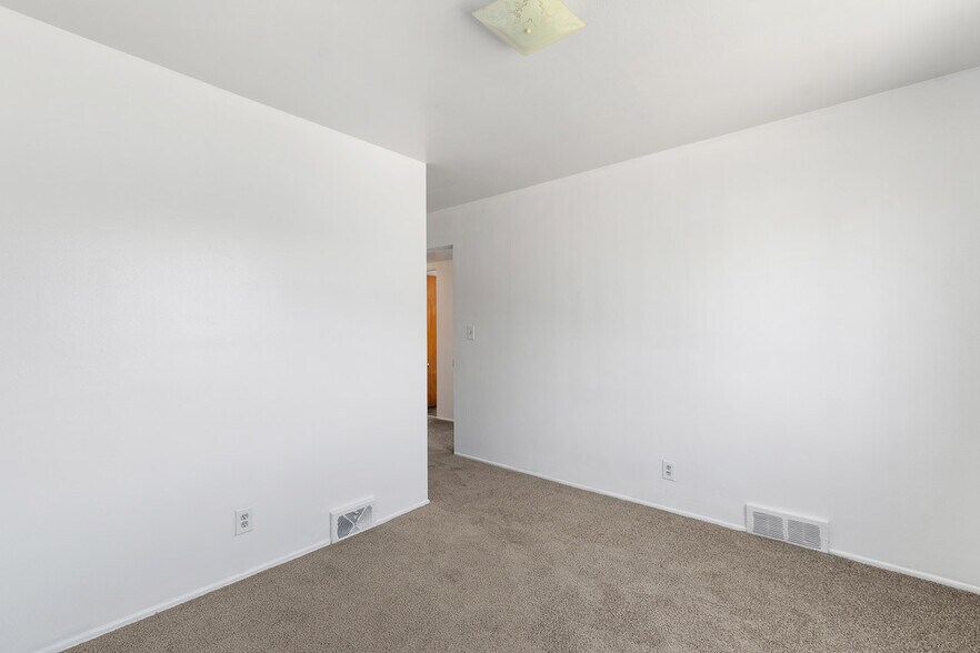 More Photos Of 552 Treeside Dr, Akron Apartments For Sale