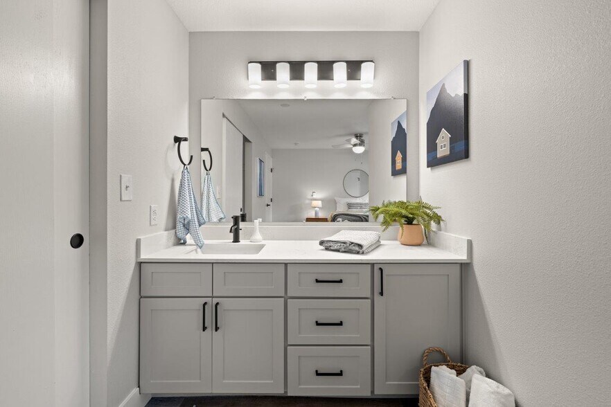 More Photos Of 2231 NE Bridgecreek Ave, Vancouver Apartments For Sale