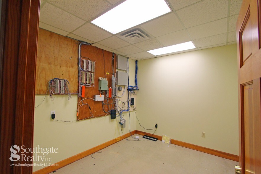 More Photos Of 1700 S 28th Ave, Hattiesburg Freestanding For Lease