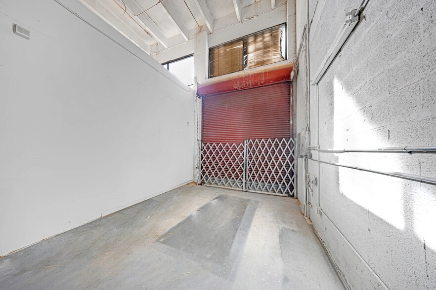 More Photos Of 1373 NW 97th Ave, Miami Unknown For Lease