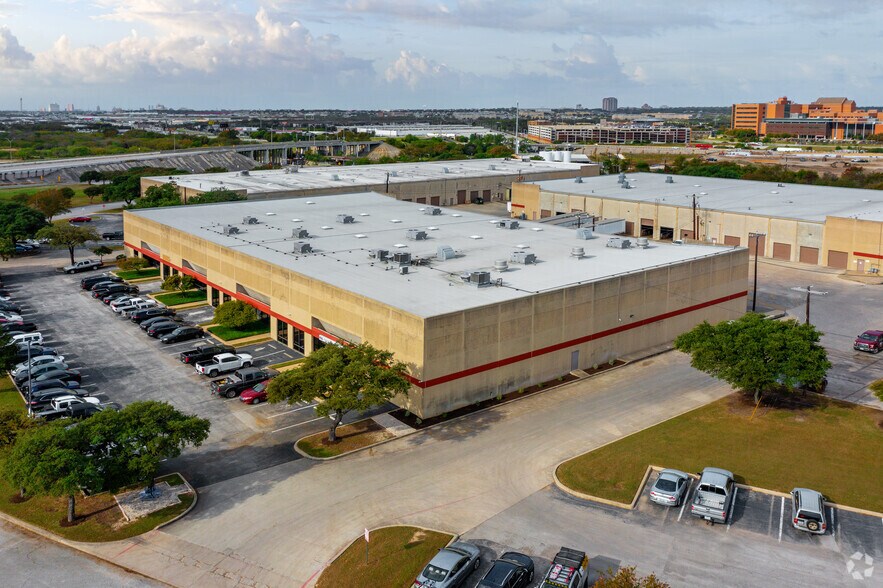 More Photos Of 3005-3031 Interstate Dr, San Antonio Unknown For Lease