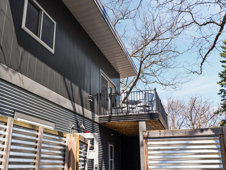 More Photos Of 1323 Cass St, Traverse City Flex For Sale