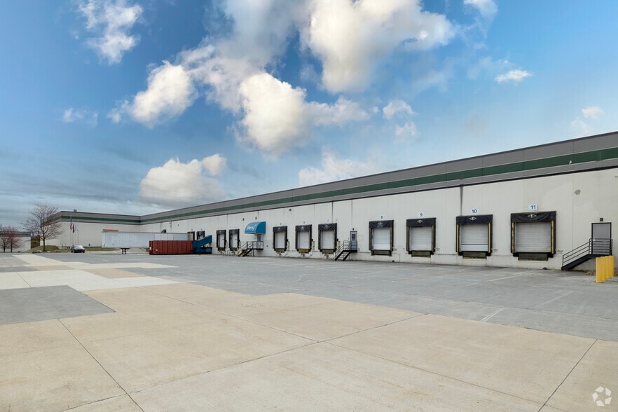 More Photos Of 411 Brooke Rd, Winchester Warehouse For Lease