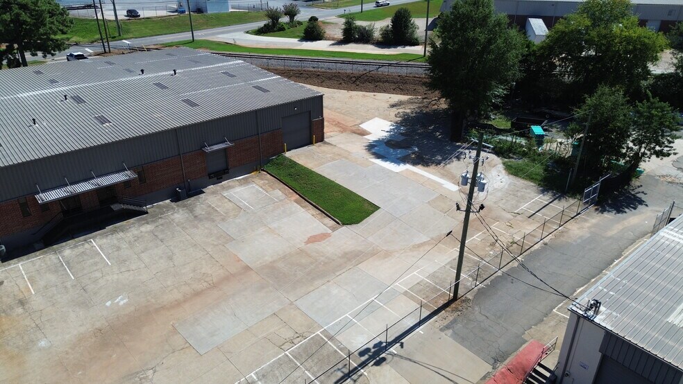 More Photos Of 1030 Industrial Park Dr, Marietta Warehouse For Lease