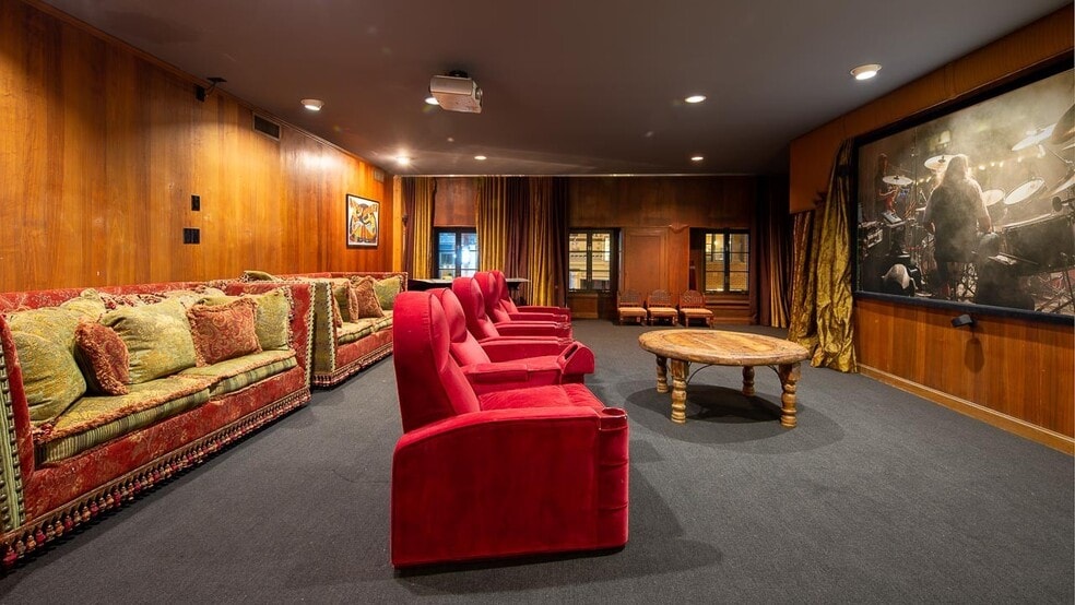 More Photos Of 213 Printers Aly, Nashville General Retail For Sale