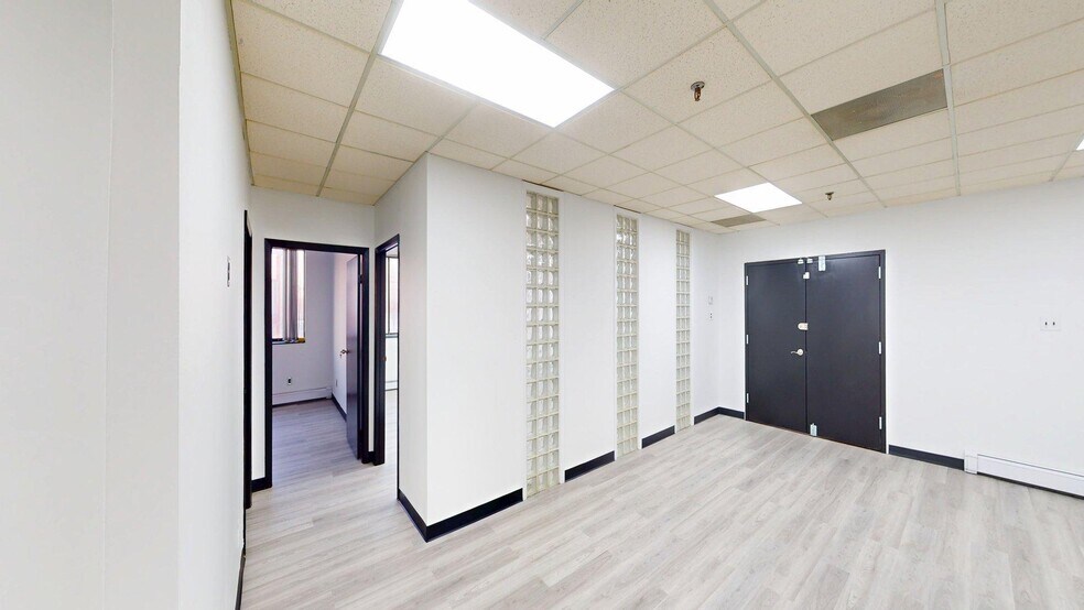 More Photos Of 13007 26th Ave, Flushing Office For Lease
