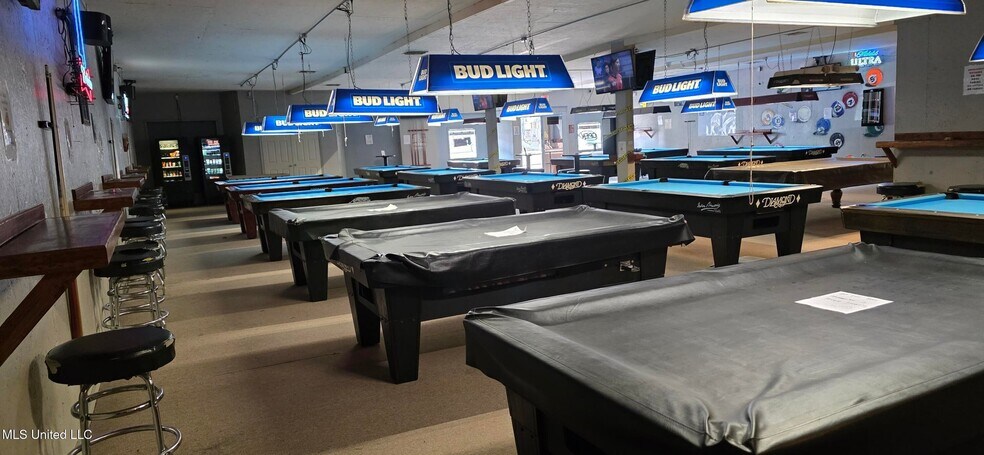 More Photos Of 601b S Railroad Blvd, Mccomb General Retail For Sale