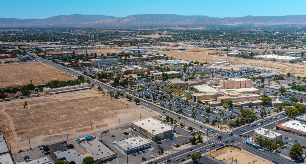 More Photos Of 1356 W Avenue J, Lancaster Freestanding For Sale