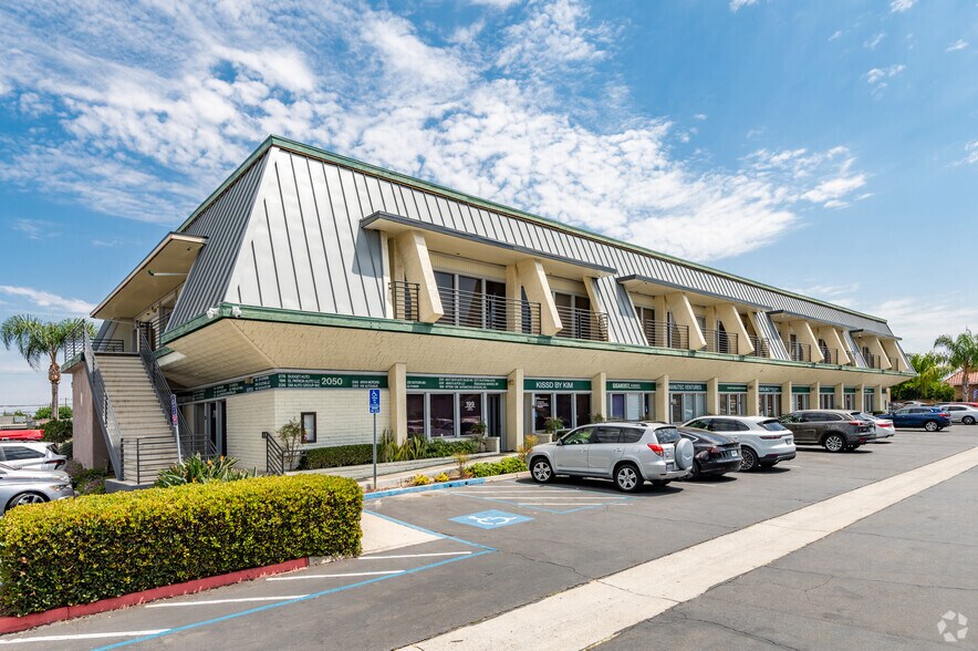 More Photos Of 2050 W Chapman Ave, Orange Medical For Lease