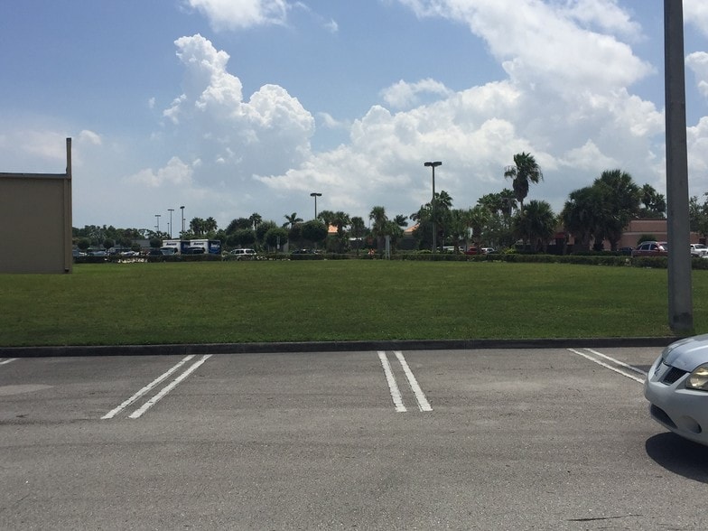 More Photos Of 10230-10368 S US Highway 1, Port Saint Lucie General Retail For Lease