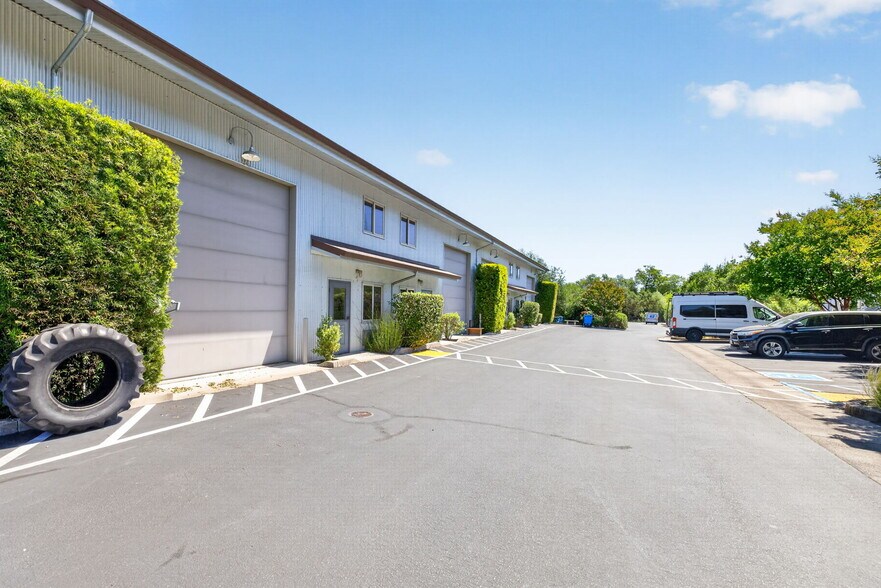 More Photos Of 1229 Grove St, Healdsburg Warehouse For Sale