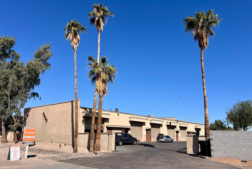Primary Photo Of 6880 W Orangewood Ave, Glendale Service For Lease