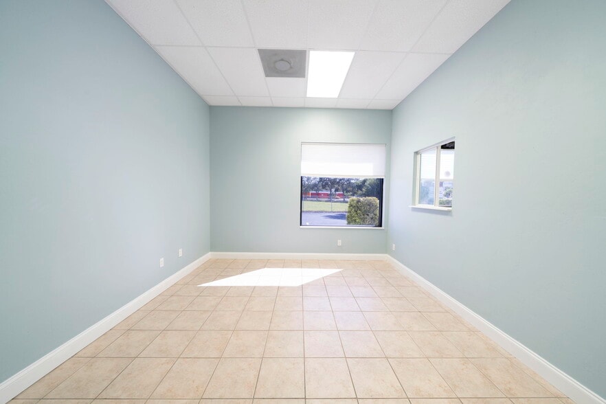 More Photos Of 24551 Production Cir, Bonita Springs Showroom For Lease