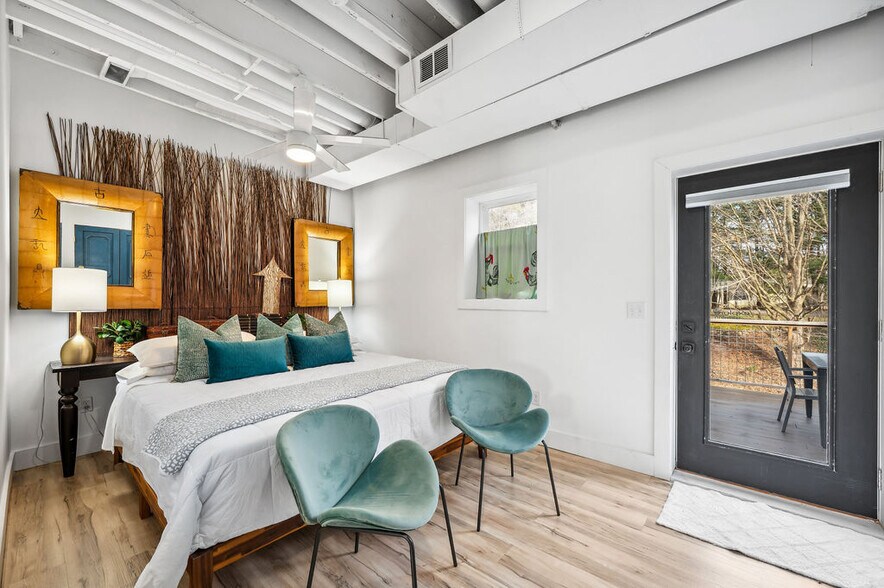 More Photos Of 13662 Red Arrow Hwy, Harbert Hotel For Sale