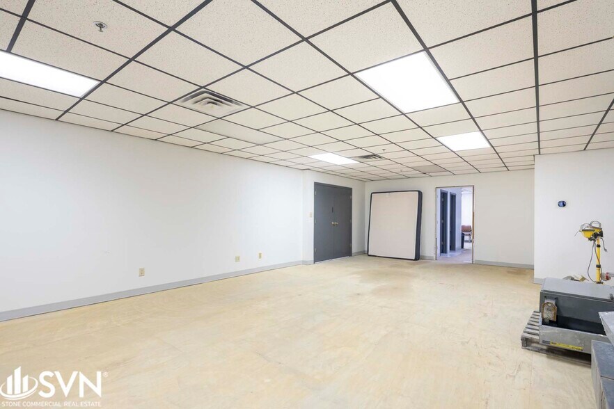 More Photos Of 133 Macarthur Ct, Nicholasville Manufacturing For Lease