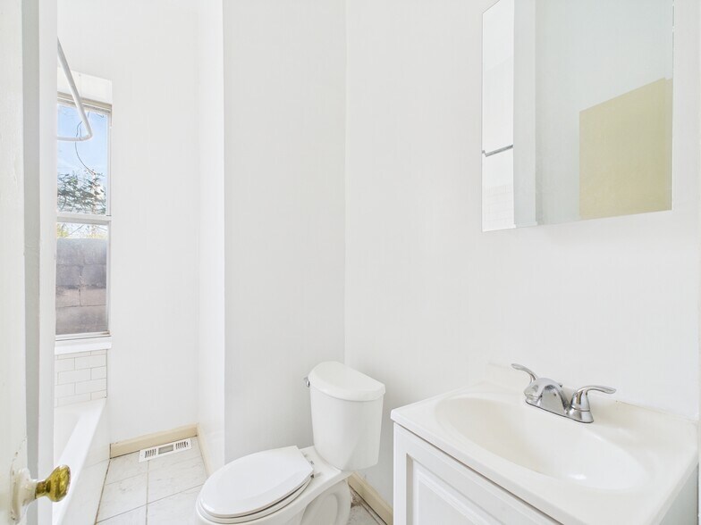 More Photos Of 4712-4714 Woodland Ave, Philadelphia Apartments For Sale