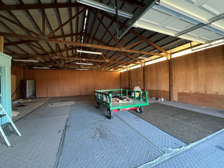 More Photos Of 16059 W 151st St, Lockport Office Residential For Sale