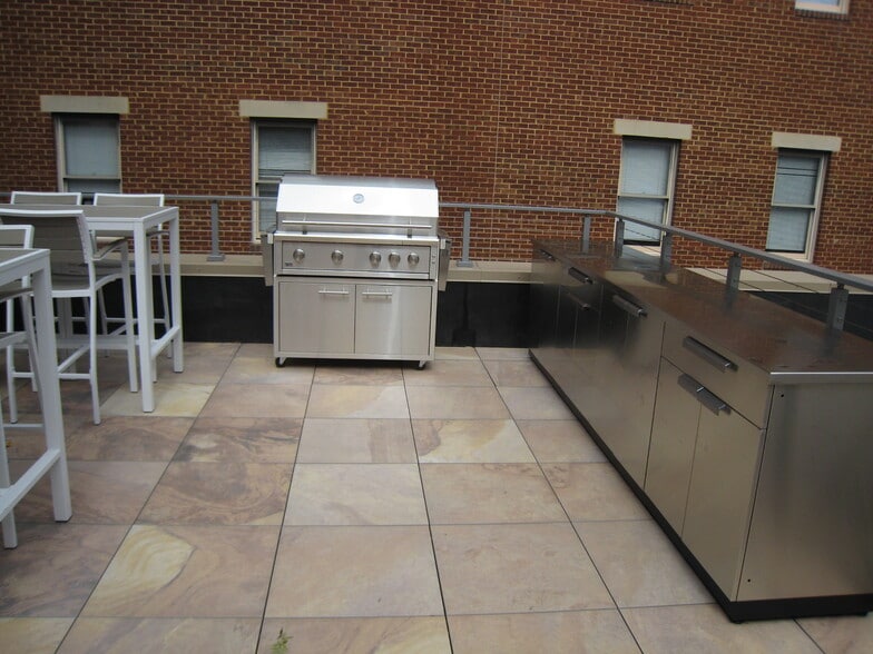 More Photos Of 124 S West St, Alexandria Office For Lease