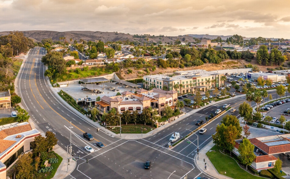 More Photos Of 28662 Marguerite Pkwy, Mission Viejo Freestanding For Lease