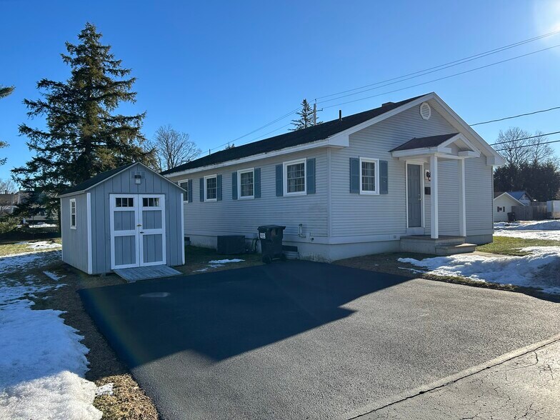 More Photos Of 15 Irving Ave, Granville Office For Sale