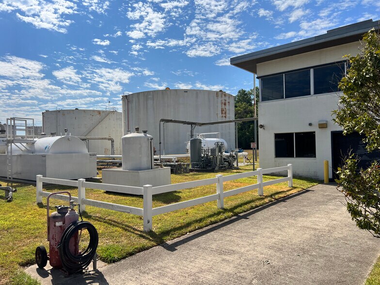 More Photos Of 17617 Aldine Westfield Rd, Houston Specialty For Sale