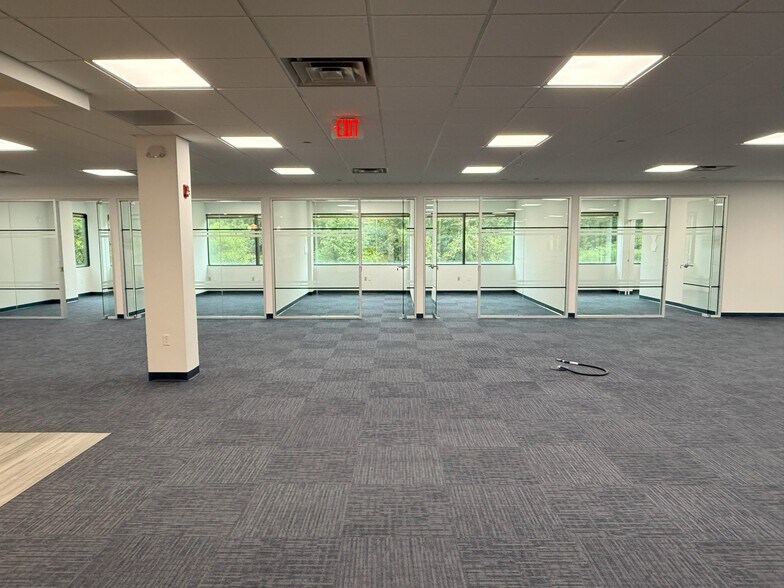 More Photos Of 120 Eagle Rock Ave, East Hanover Office For Lease