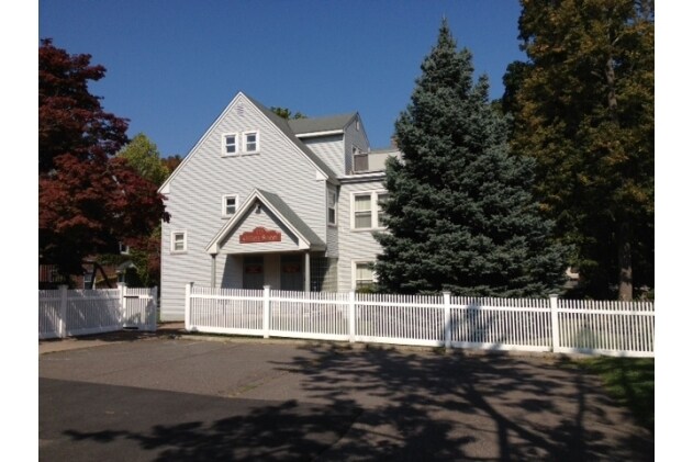 More Photos Of 111 Gillett St, Hartford Medical For Sale