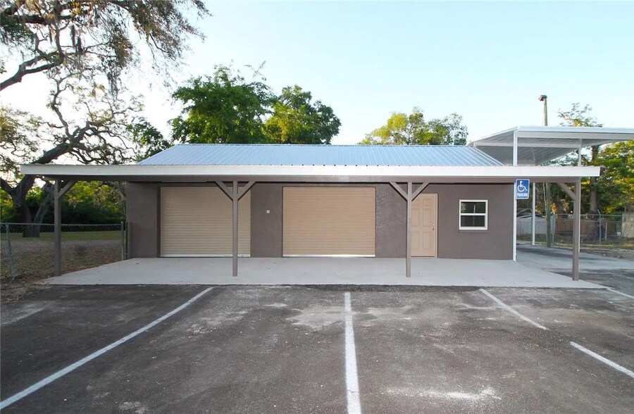 Primary Photo Of 114 W Myers Blvd, Mascotte Industrial For Sale