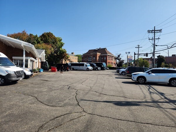More Photos Of 120 Amesbury St, Lawrence Auto Repair For Sale