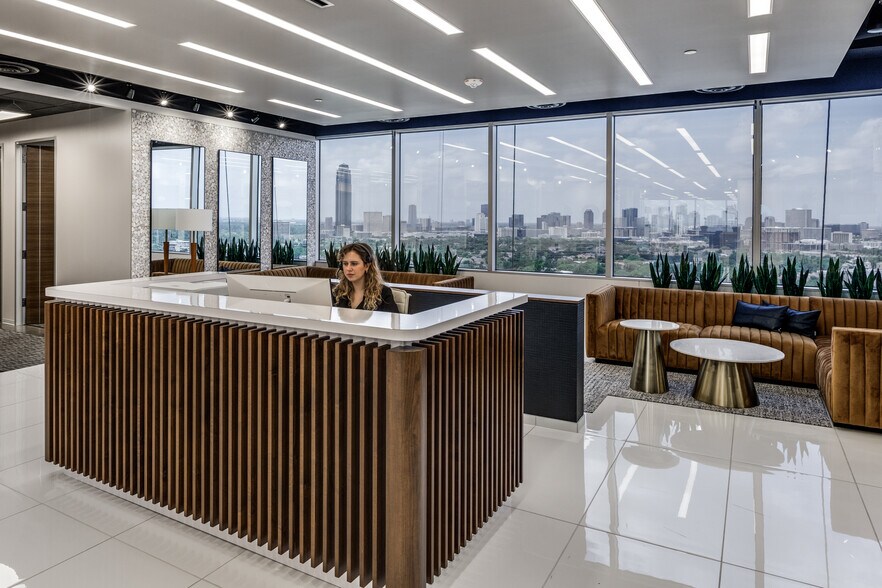 More Photos Of 24 Greenway Plz, Houston Office For Lease