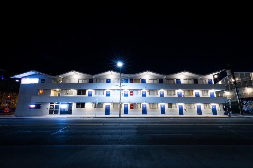 More Photos Of 200 S 8th St, Las Vegas Apartments For Sale