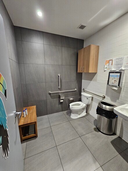 More Photos Of 8621 E Point Douglas Rd, Cottage Grove Freestanding For Sale