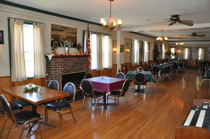 More Photos Of 2 Mclean Rd, Mclean Restaurant For Sale