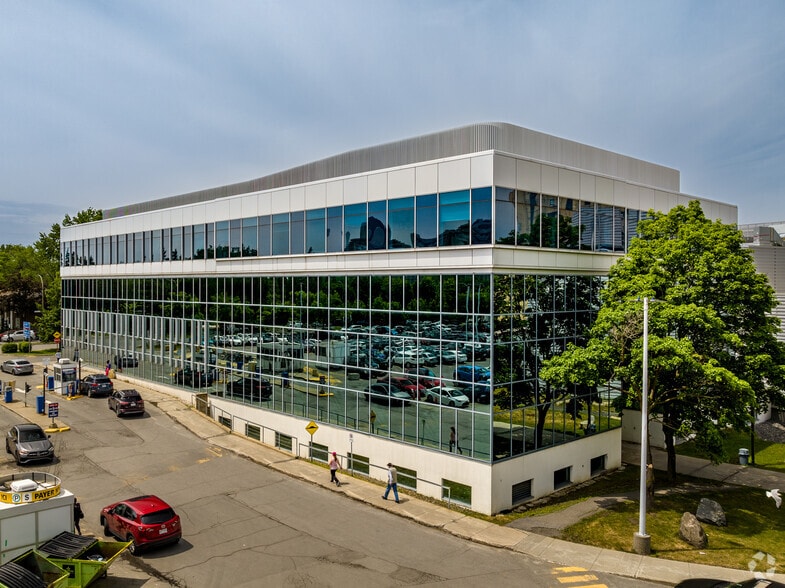 More Photos Of 5345 Boul De L'assomption, Montréal Medical For Lease